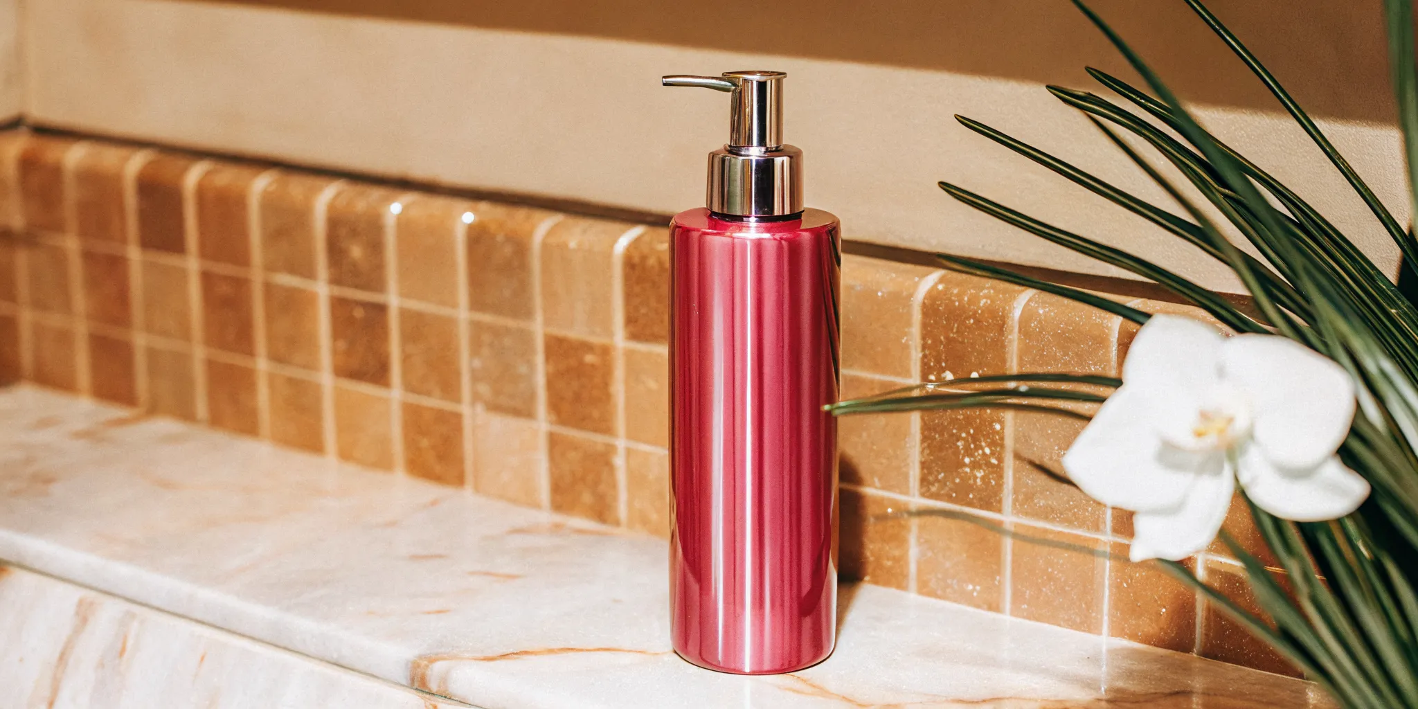 Luxury bottle of Solanesse Deep Conditioner on a clean marble surface